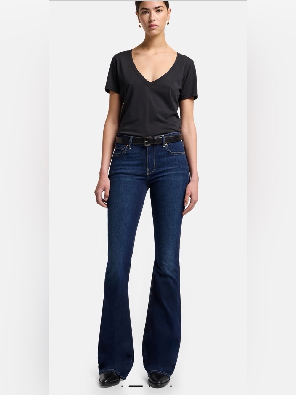 7 For All Mankind 
Skinny legs and a great butt in these Jeans! Dark blue 26 NWT